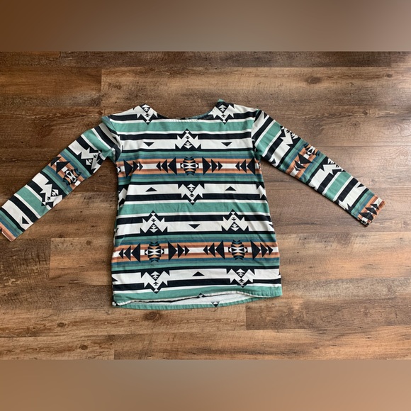 Southwestern long sleeve with pockets - Picture 1 of 3